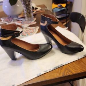 Miz Mooz New York City Black Ankle Strap Heels 8.5